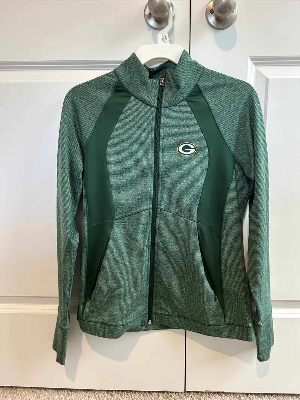NWOT Green Bay Packers Full-Zip Women's Jacket with Team Logo